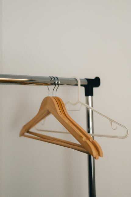 Wooden vs Plastic Hangers: Which Is Better for Fashion Stores?