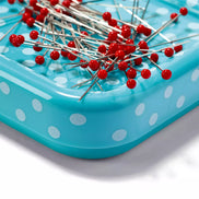 Prym Magnetic pincushion with glass-headed pins
