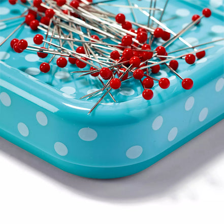 Prym Magnetic pincushion with glass-headed pins